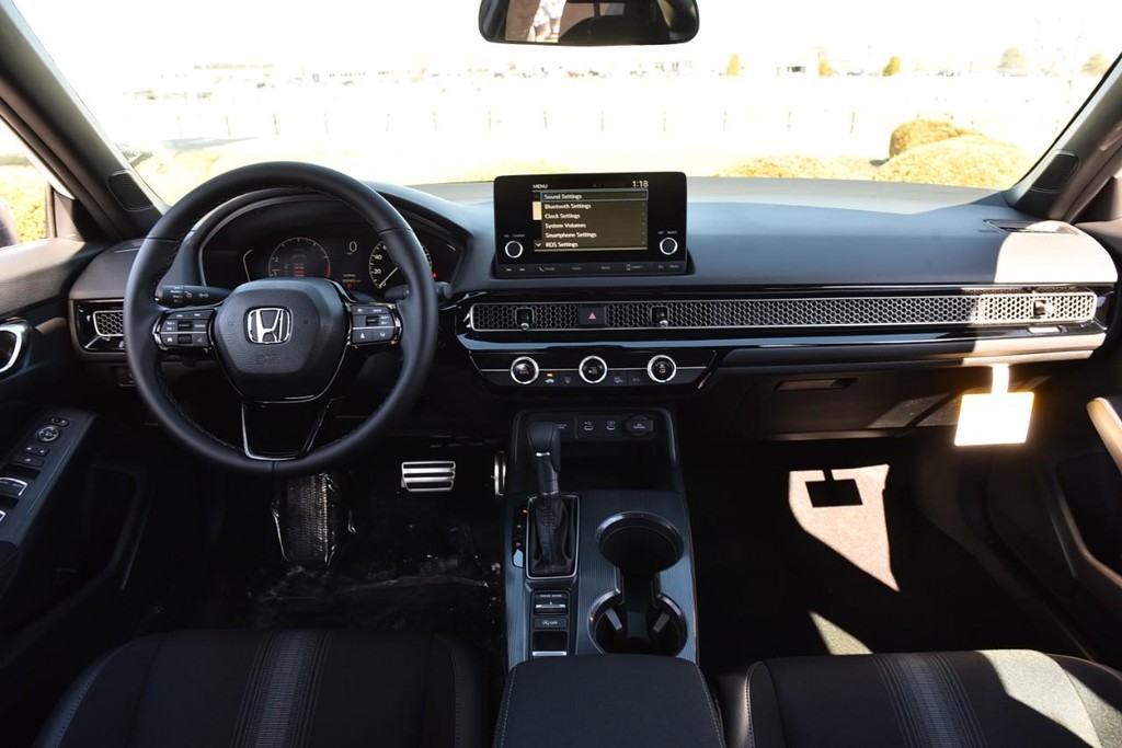 Honda Civic Sedan Vehicle Full-screen Gallery Image 7