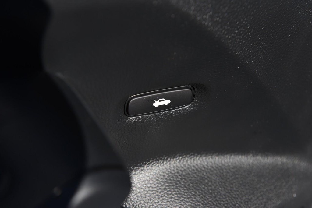 Honda Civic Sedan Vehicle Full-screen Gallery Image 9