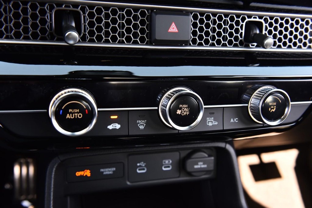 Honda Civic Sedan Vehicle Full-screen Gallery Image 16