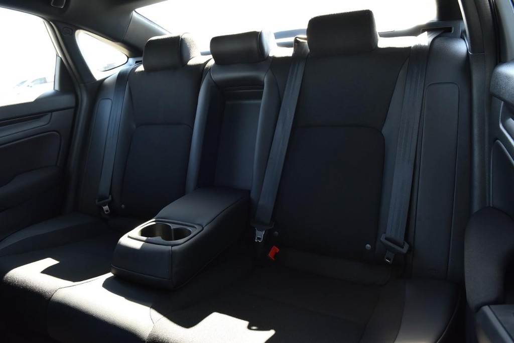 Honda Civic Sedan Vehicle Full-screen Gallery Image 23