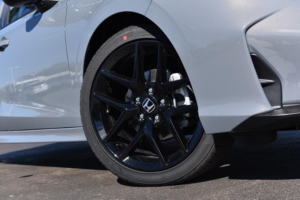 Honda Civic Sedan Vehicle Full-screen Gallery Image 3