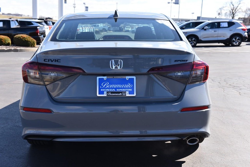 Honda Civic Sedan Vehicle Full-screen Gallery Image 6