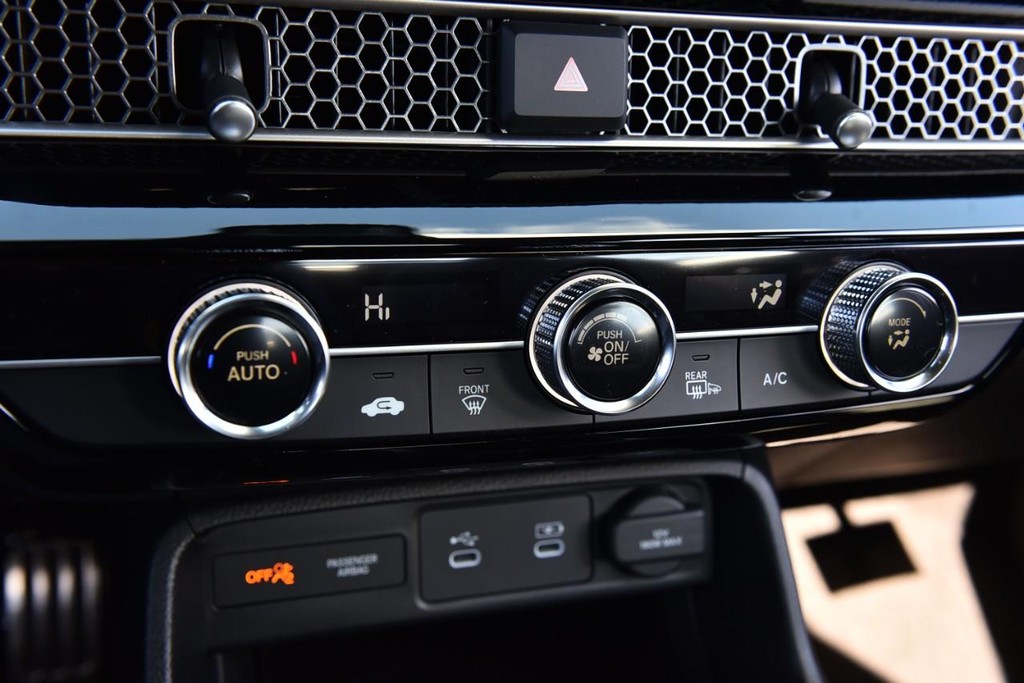 Honda Civic Sedan Vehicle Full-screen Gallery Image 16