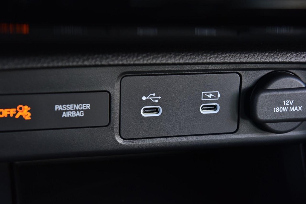 Honda Civic Sedan Vehicle Full-screen Gallery Image 17