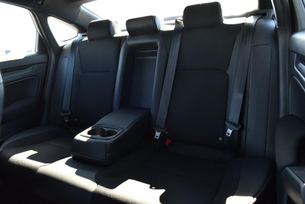 Honda Civic Sedan Vehicle Full-screen Gallery Image 23