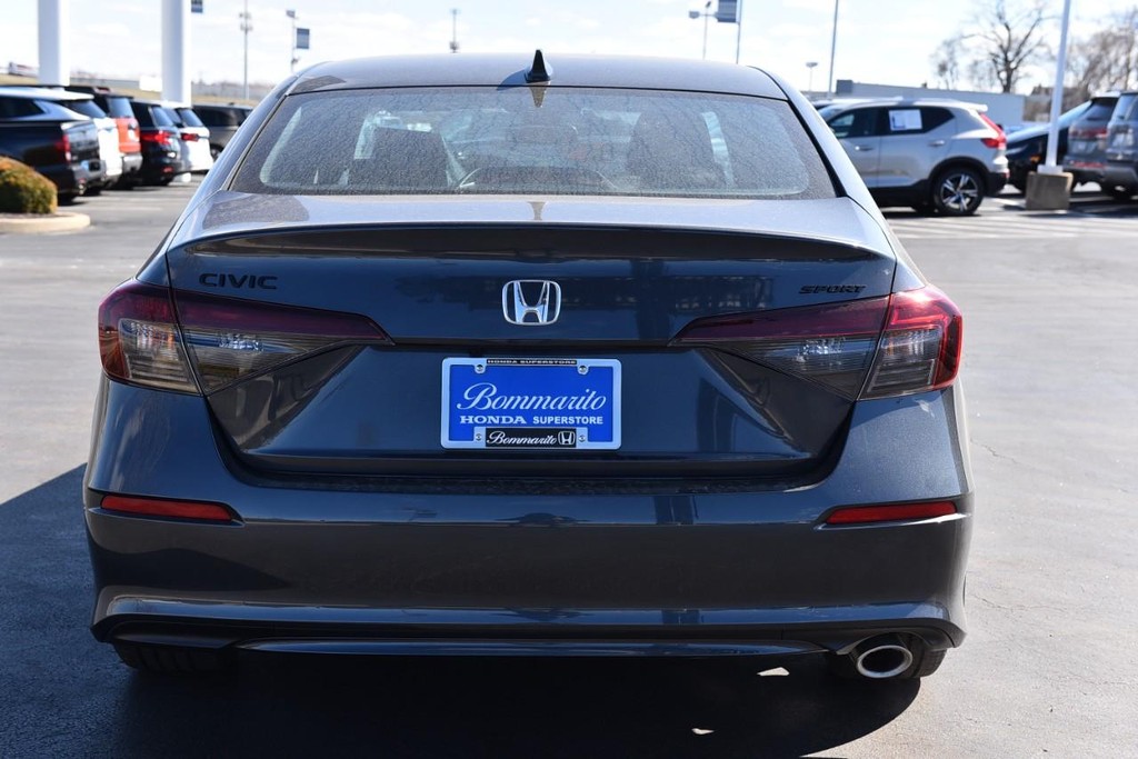 Honda Civic Sedan Vehicle Full-screen Gallery Image 6