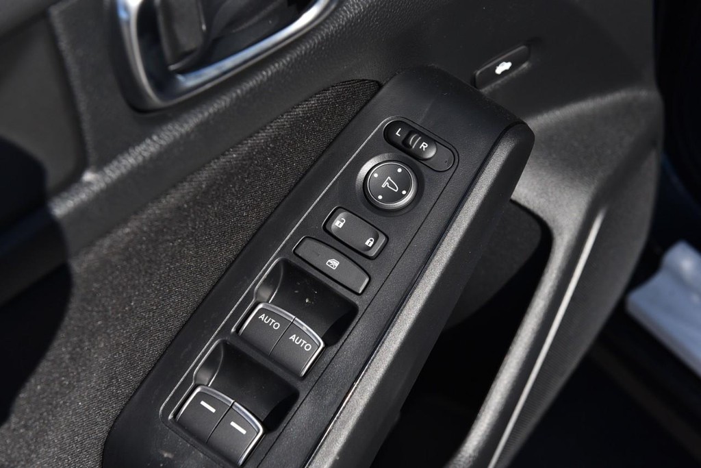 Honda Civic Sedan Vehicle Full-screen Gallery Image 8