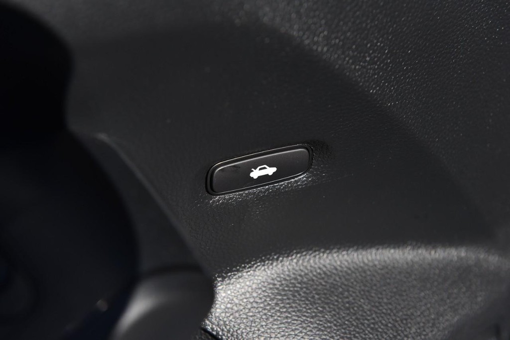 Honda Civic Sedan Vehicle Full-screen Gallery Image 9