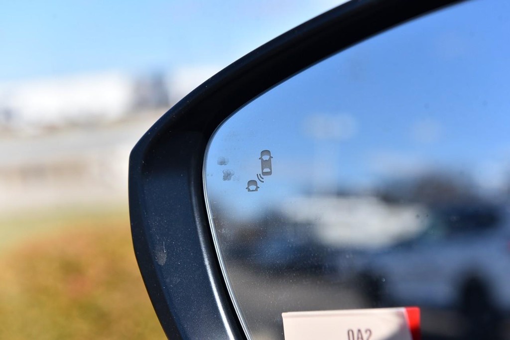 Honda Civic Sedan Vehicle Full-screen Gallery Image 10