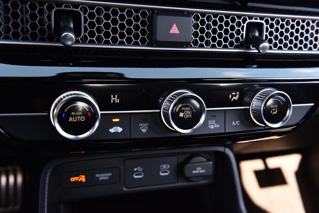 Honda Civic Sedan Vehicle Full-screen Gallery Image 16