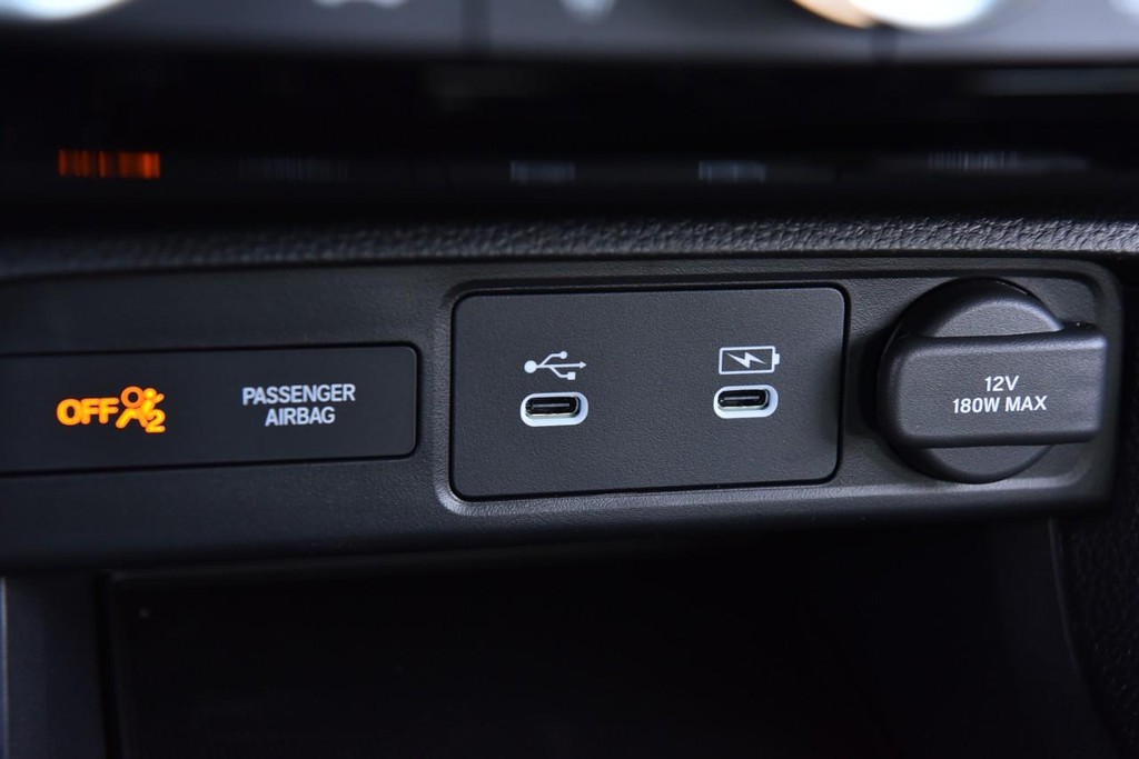 Honda Civic Sedan Vehicle Full-screen Gallery Image 17