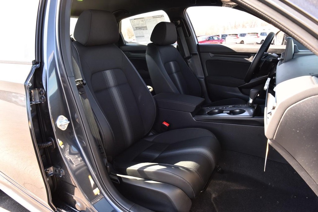 Honda Civic Sedan Vehicle Full-screen Gallery Image 22