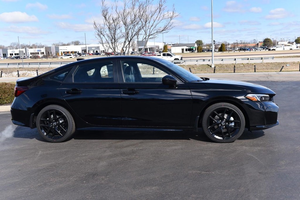 Honda Civic Sedan Hybrid Vehicle Full-screen Gallery Image 5