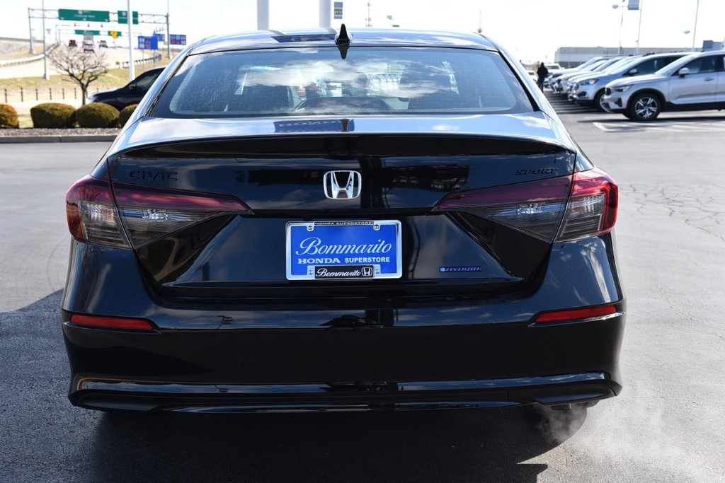 Honda Civic Sedan Hybrid Vehicle Full-screen Gallery Image 6