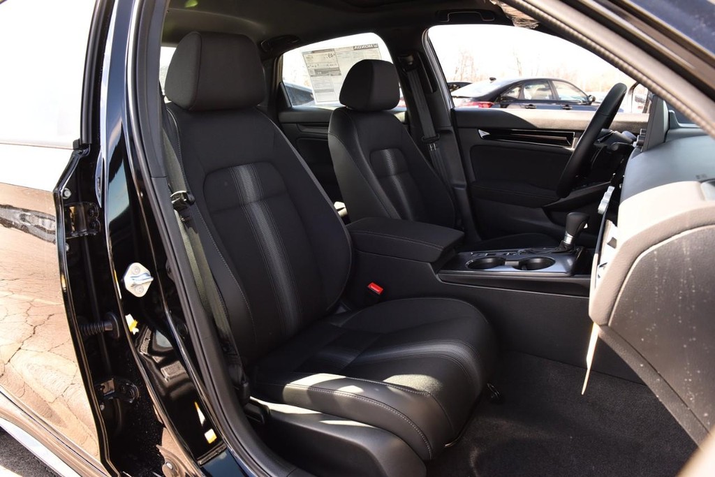 Honda Civic Sedan Hybrid Vehicle Full-screen Gallery Image 22