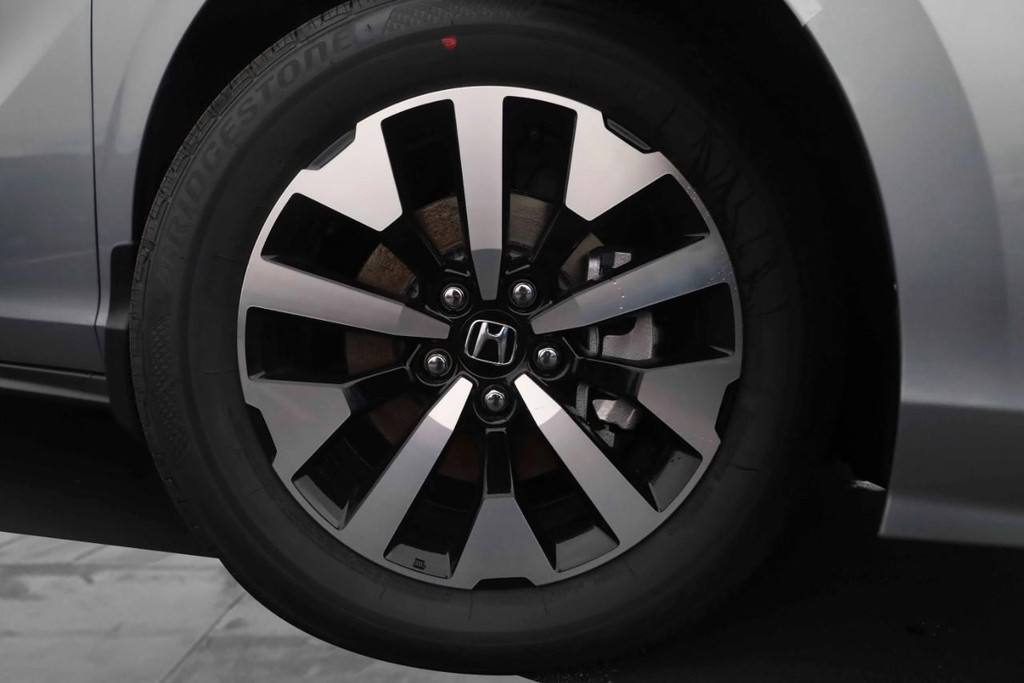 Honda Odyssey Vehicle Image 03