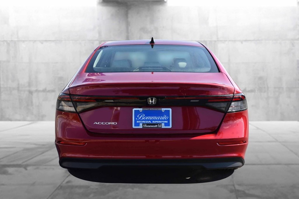 Honda Accord Sedan Vehicle Image 06