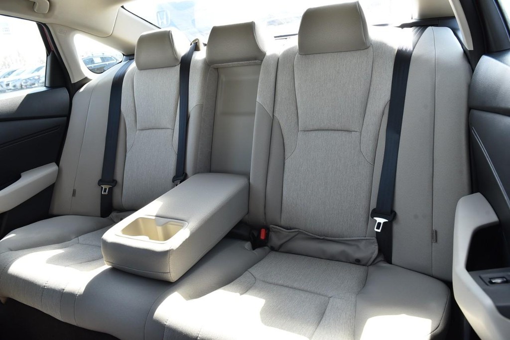 Honda Accord Sedan Vehicle Image 23