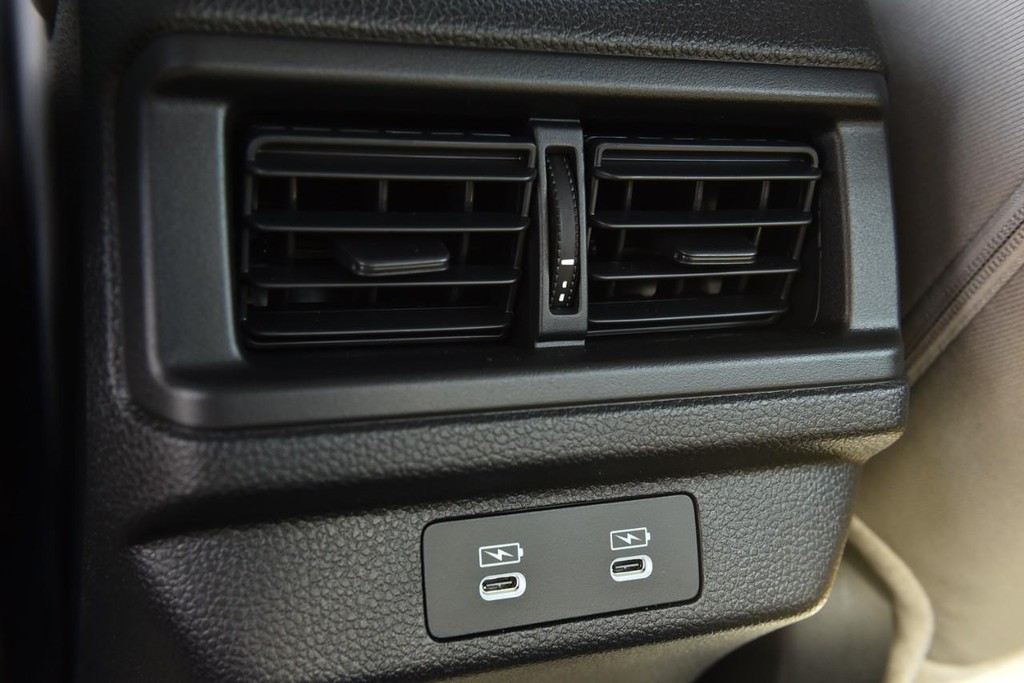 Honda Accord Sedan Vehicle Image 24