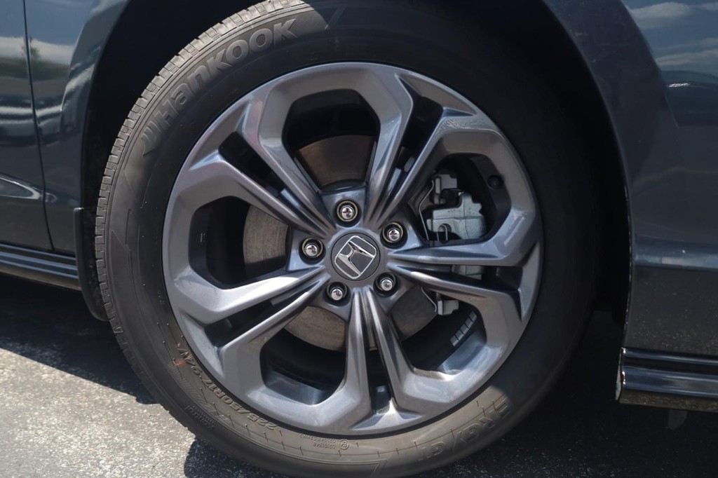 Honda Accord Hybrid Vehicle Image 02