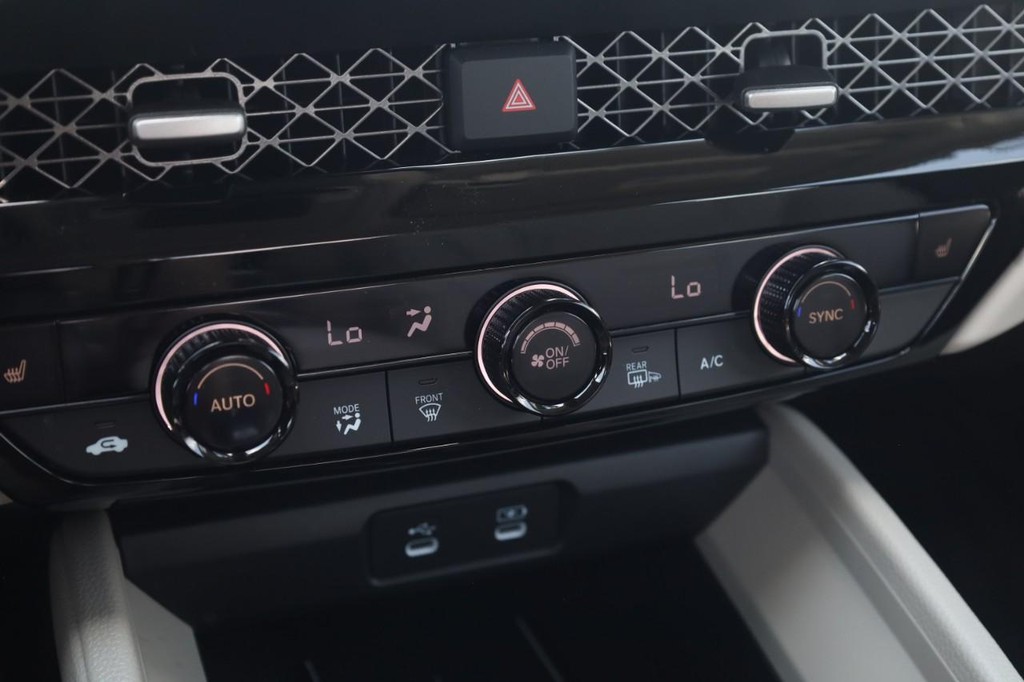 Honda Accord Hybrid Vehicle Image 15