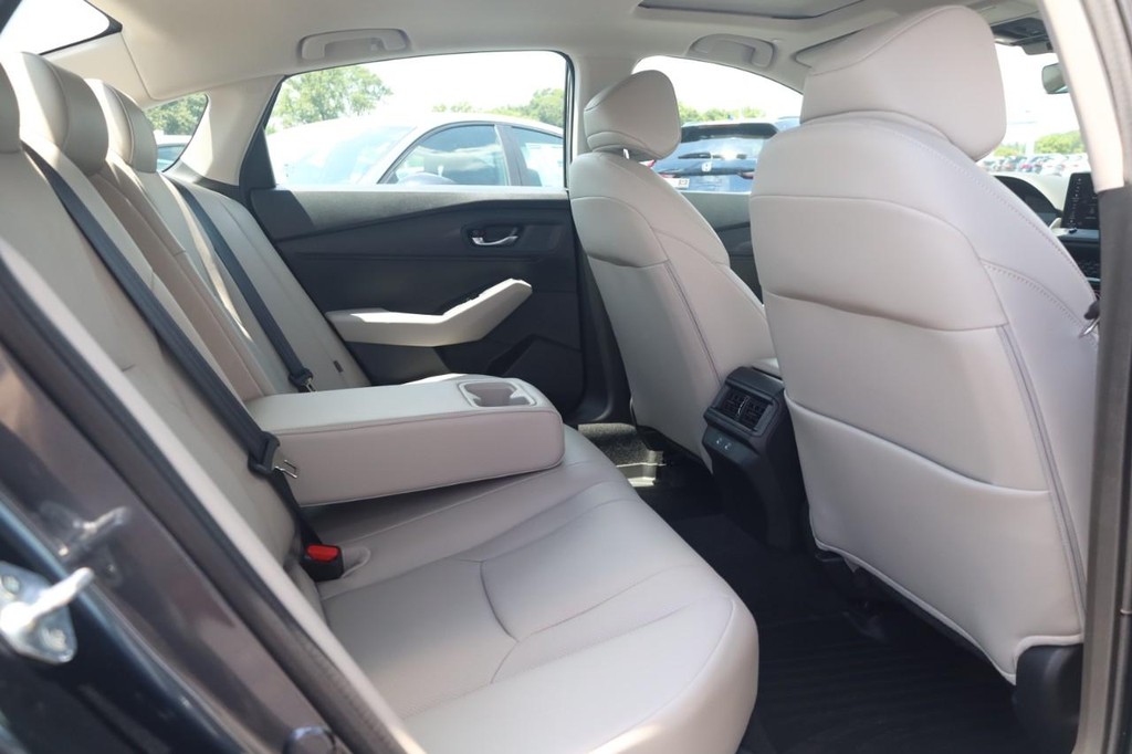 Honda Accord Hybrid Vehicle Image 21