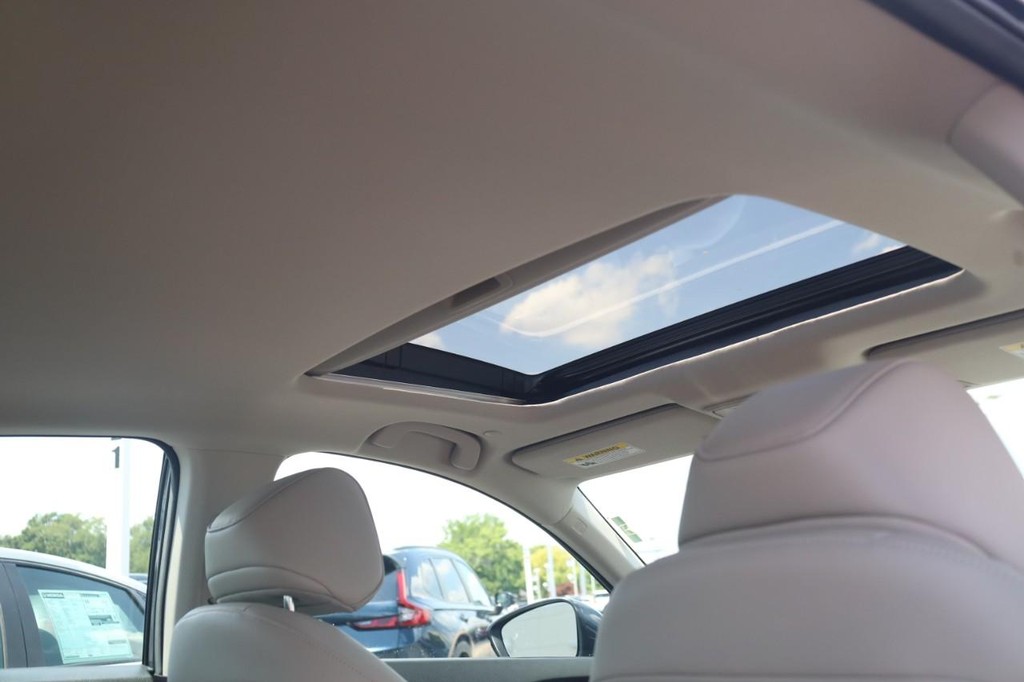 Honda Accord Hybrid Vehicle Image 22
