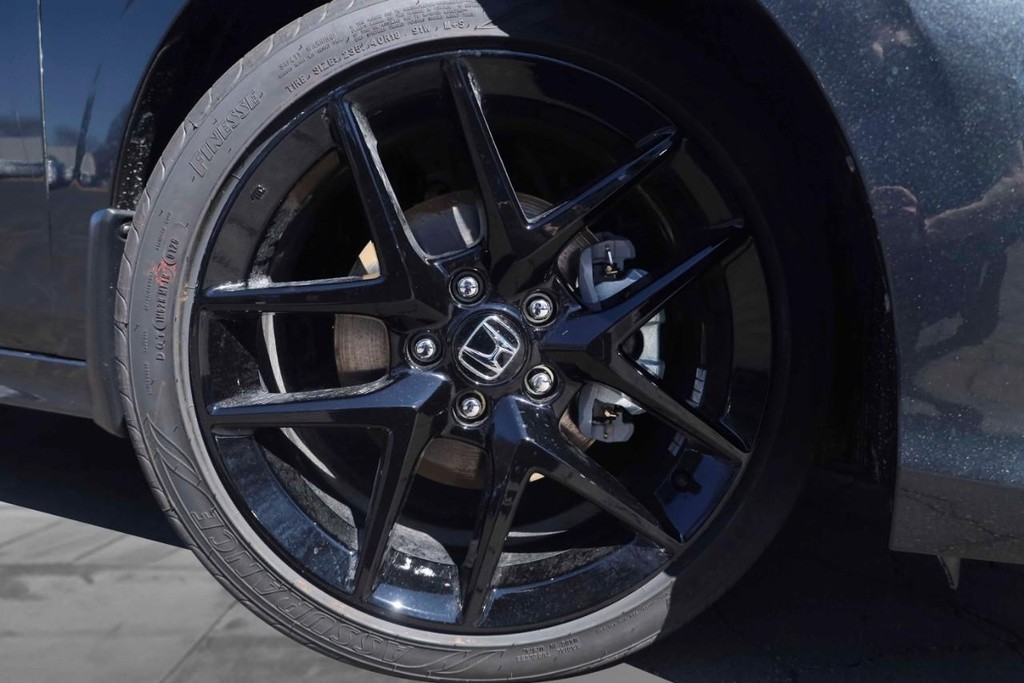 Honda Civic Sedan Hybrid Vehicle Image 03