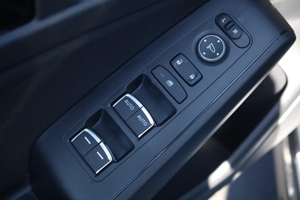 Honda Civic Sedan Hybrid Vehicle Image 11