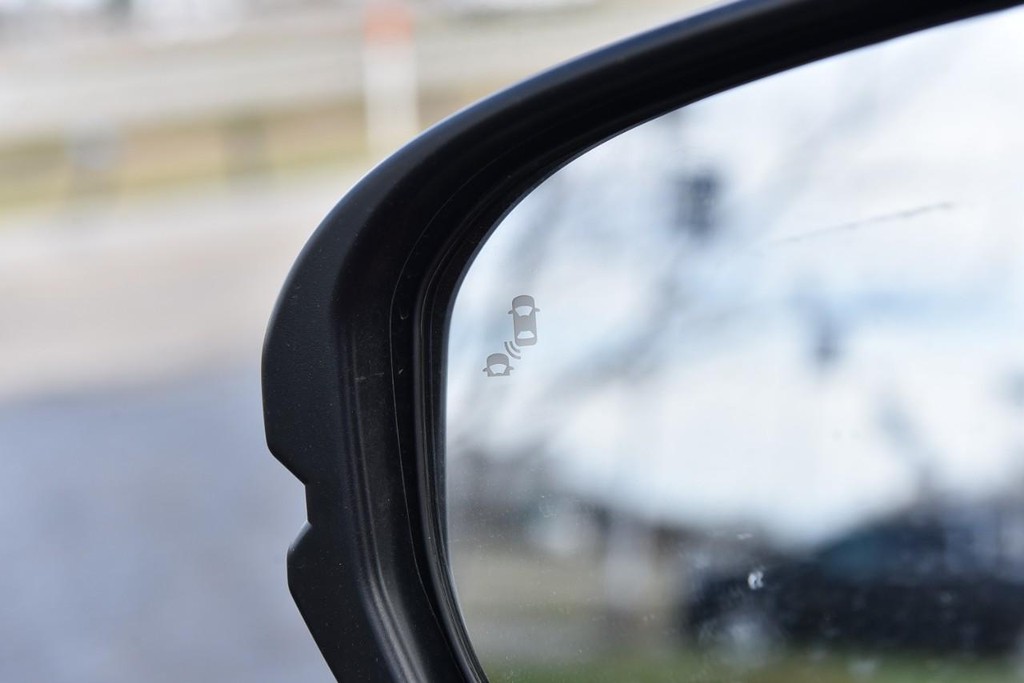 Honda CR-V Hybrid Vehicle Image 09