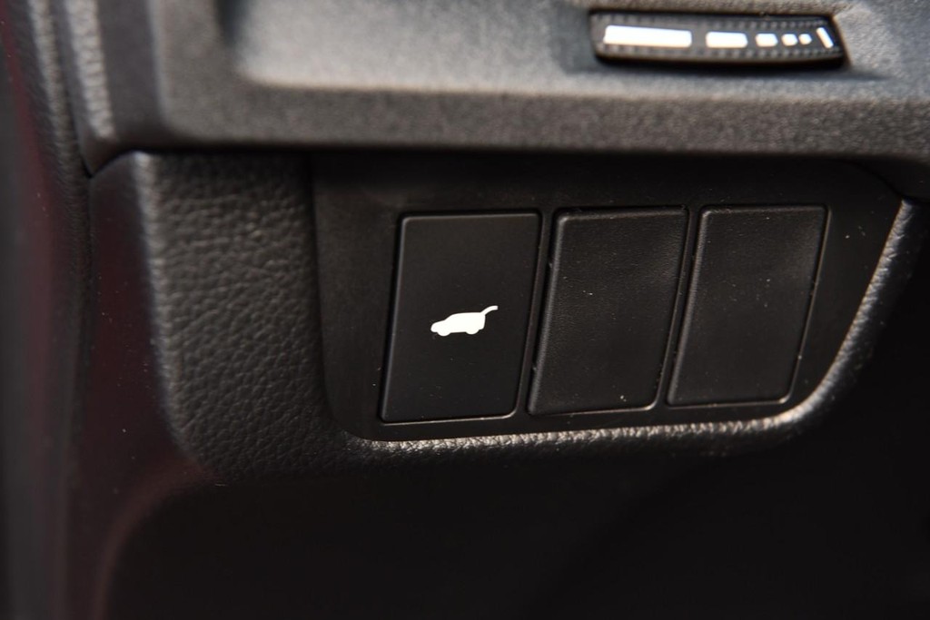 Honda CR-V Hybrid Vehicle Image 10