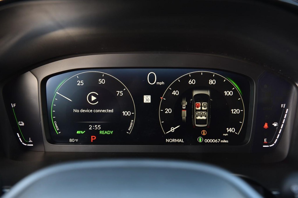 Honda CR-V Hybrid Vehicle Image 11