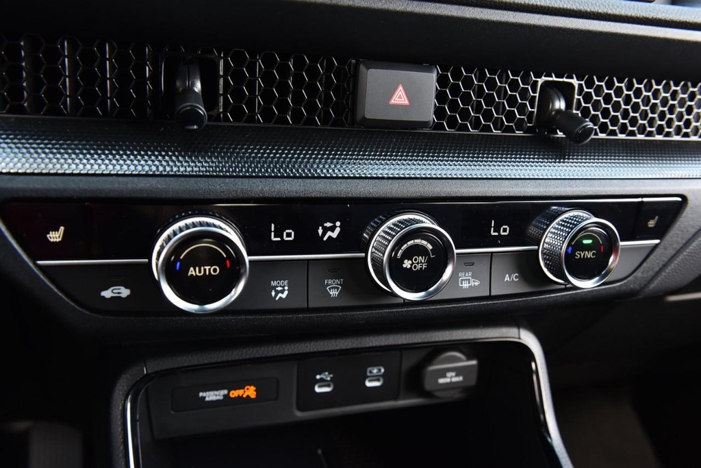 Honda CR-V Hybrid Vehicle Image 15