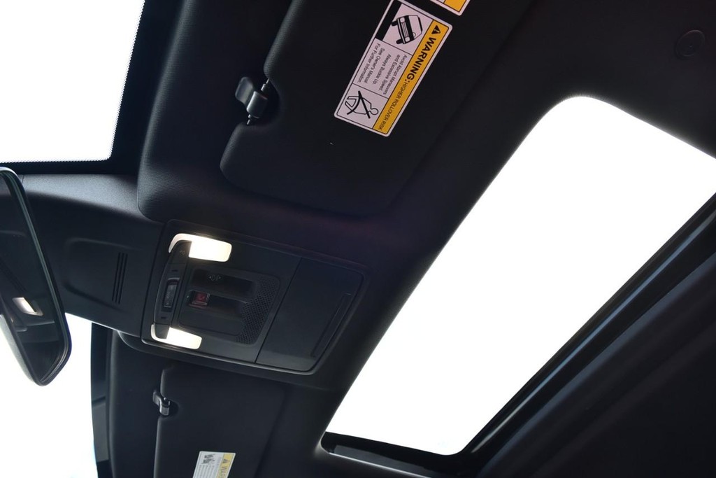 Honda CR-V Hybrid Vehicle Image 23