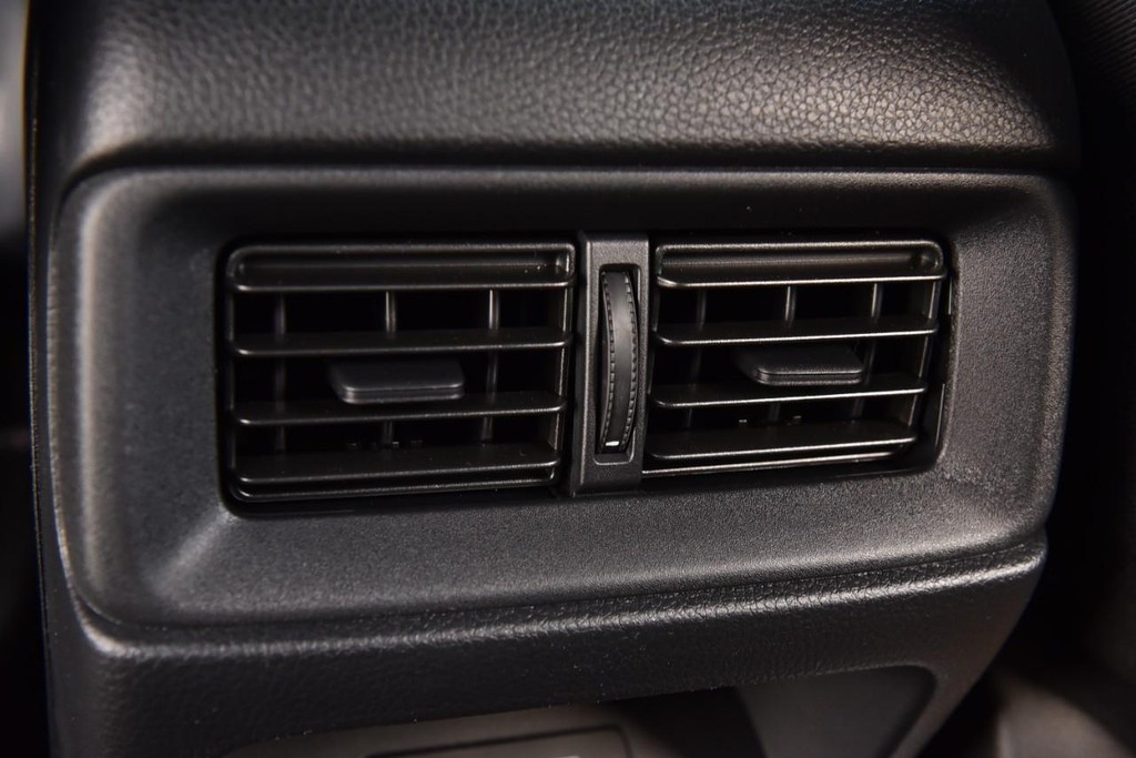 Honda CR-V Hybrid Vehicle Image 25