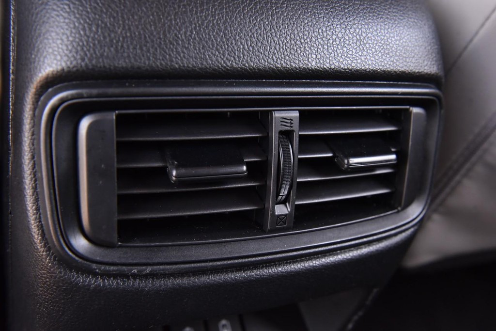 Honda CR-V Vehicle Image 25