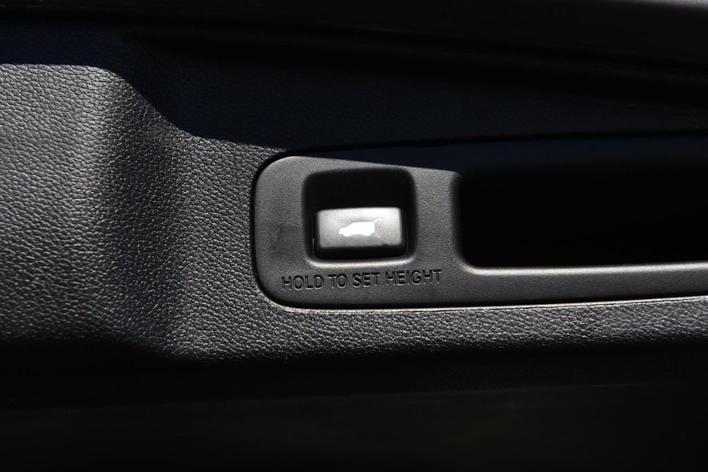 Honda CR-V Vehicle Image 28