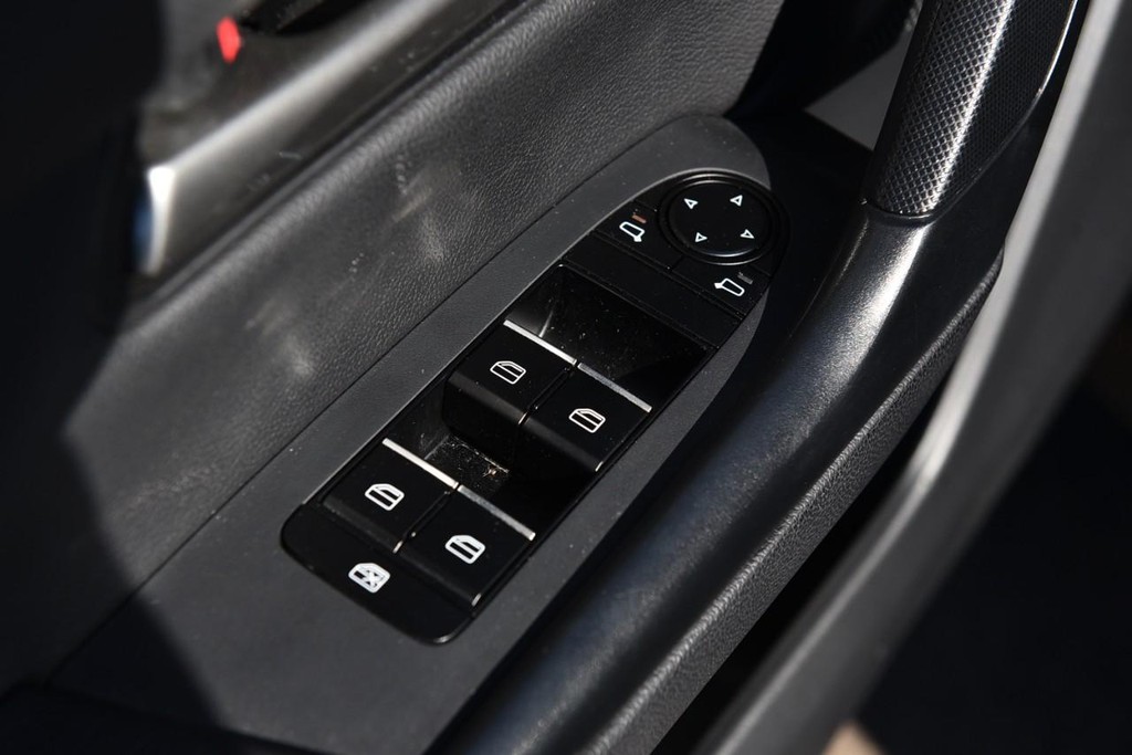 Mazda CX-50 Vehicle Image 08