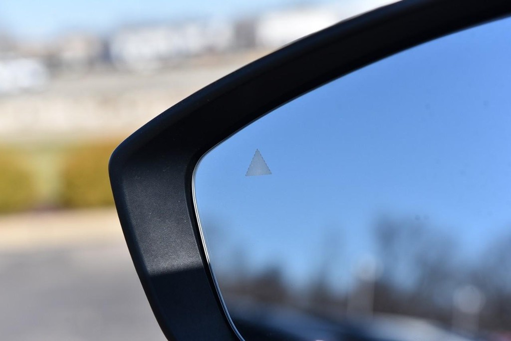 Mazda CX-50 Vehicle Image 09