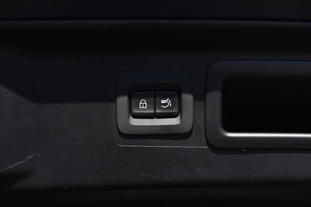 Mazda CX-50 Vehicle Image 25