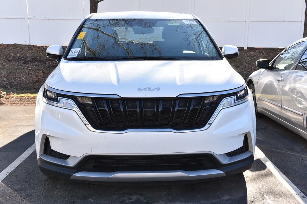 Kia Carnival Vehicle Image 03