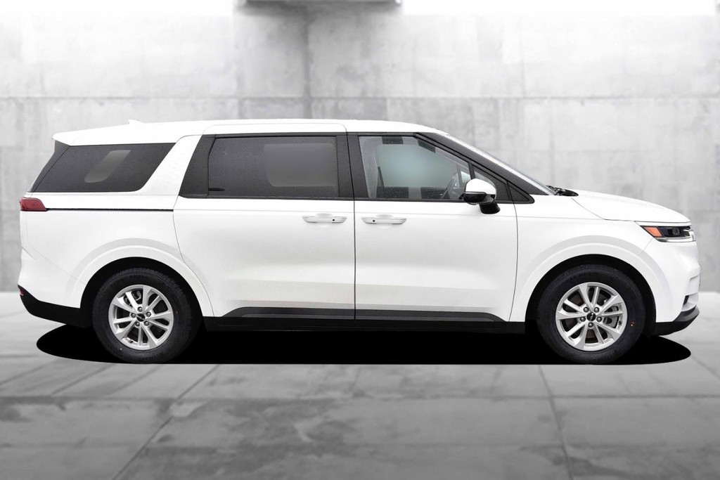 Kia Carnival Vehicle Image 05
