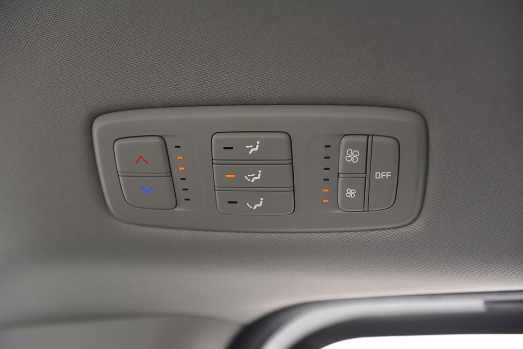 Kia Carnival Vehicle Image 22