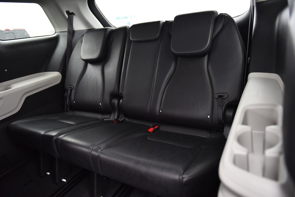 Kia Carnival Vehicle Image 25