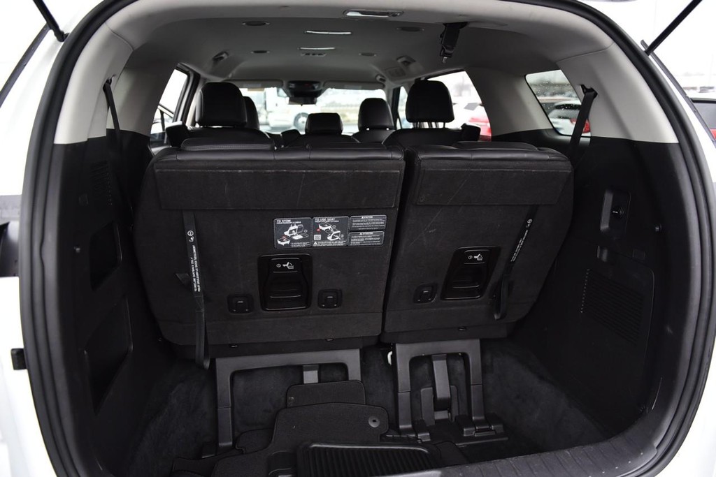 Kia Carnival Vehicle Image 26