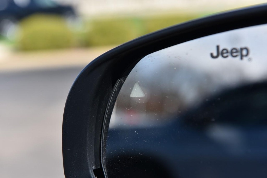 Jeep Compass Vehicle Image 10