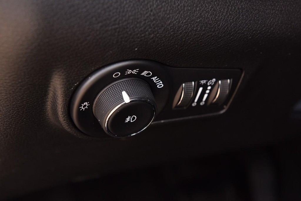 Jeep Compass Vehicle Image 11