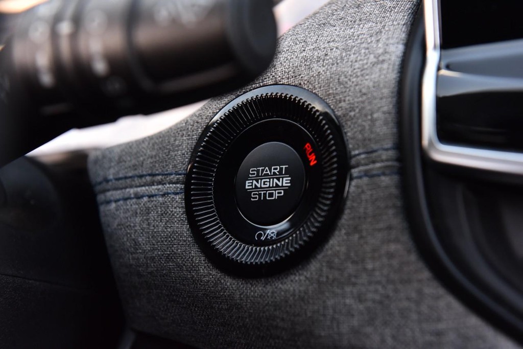 Jeep Compass Vehicle Image 19