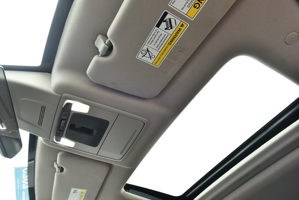 Honda CR-V Vehicle Image 24