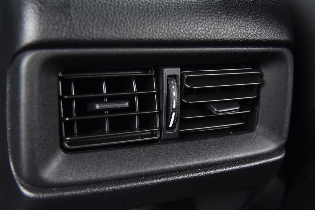 Honda CR-V Vehicle Image 26